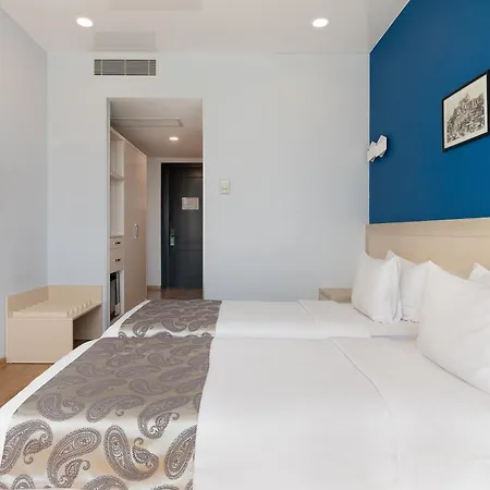 Iveria Inn Hotel Tbilisi Room photo