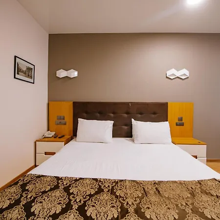 Iveria Inn Hotel Tbilisi Room photo