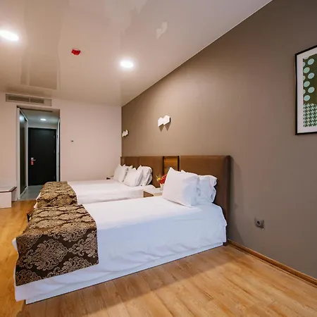Iveria Inn Hotel Tbilisi Room photo
