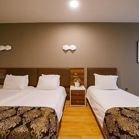 Iveria Inn Hotel Tbilisi Room photo